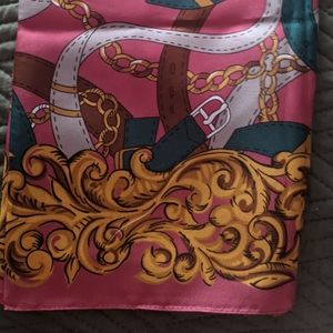 Totes scarf belt design.